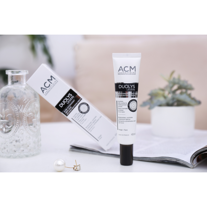 1000015092_ACM_Duolys_Legere_ikaantyneelle_iholle_erittain_kevyt_voide_40_ml_pakkauskuva_Pakkauskuva19583_jpg